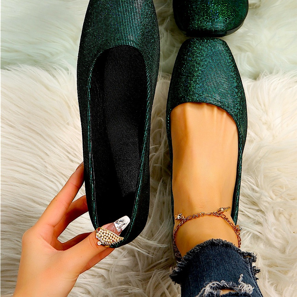 Women’s flats